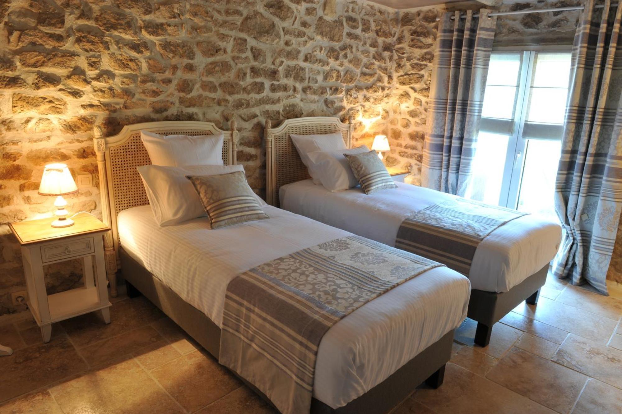 เลอ มา แตร์ เด ซ็องฌ์ Bed & Breakfast ซาริย็องส์ ห้อง รูปภาพ